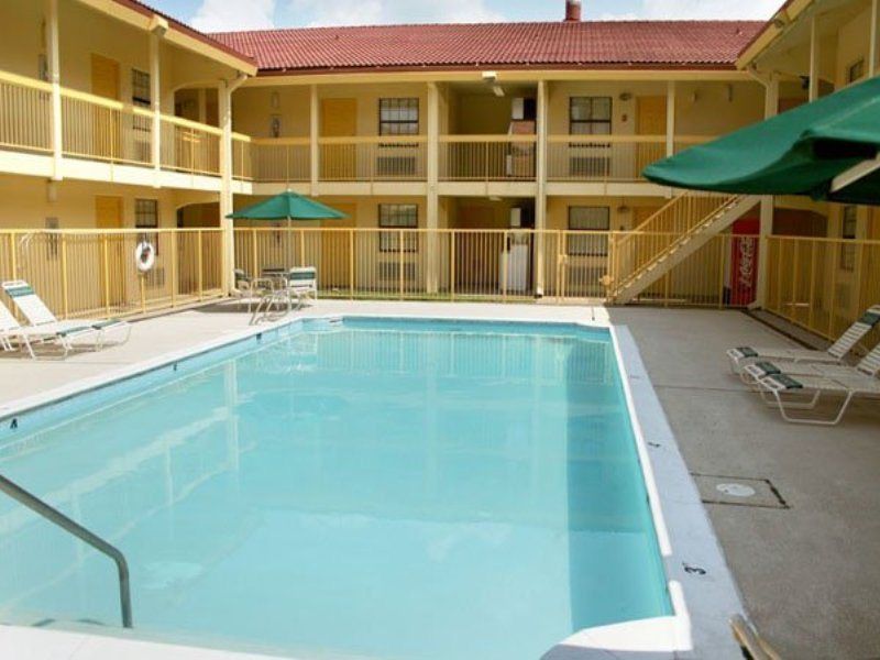 La Quinta Inn By Wyndham Baton Rouge University Area Buitenkant foto