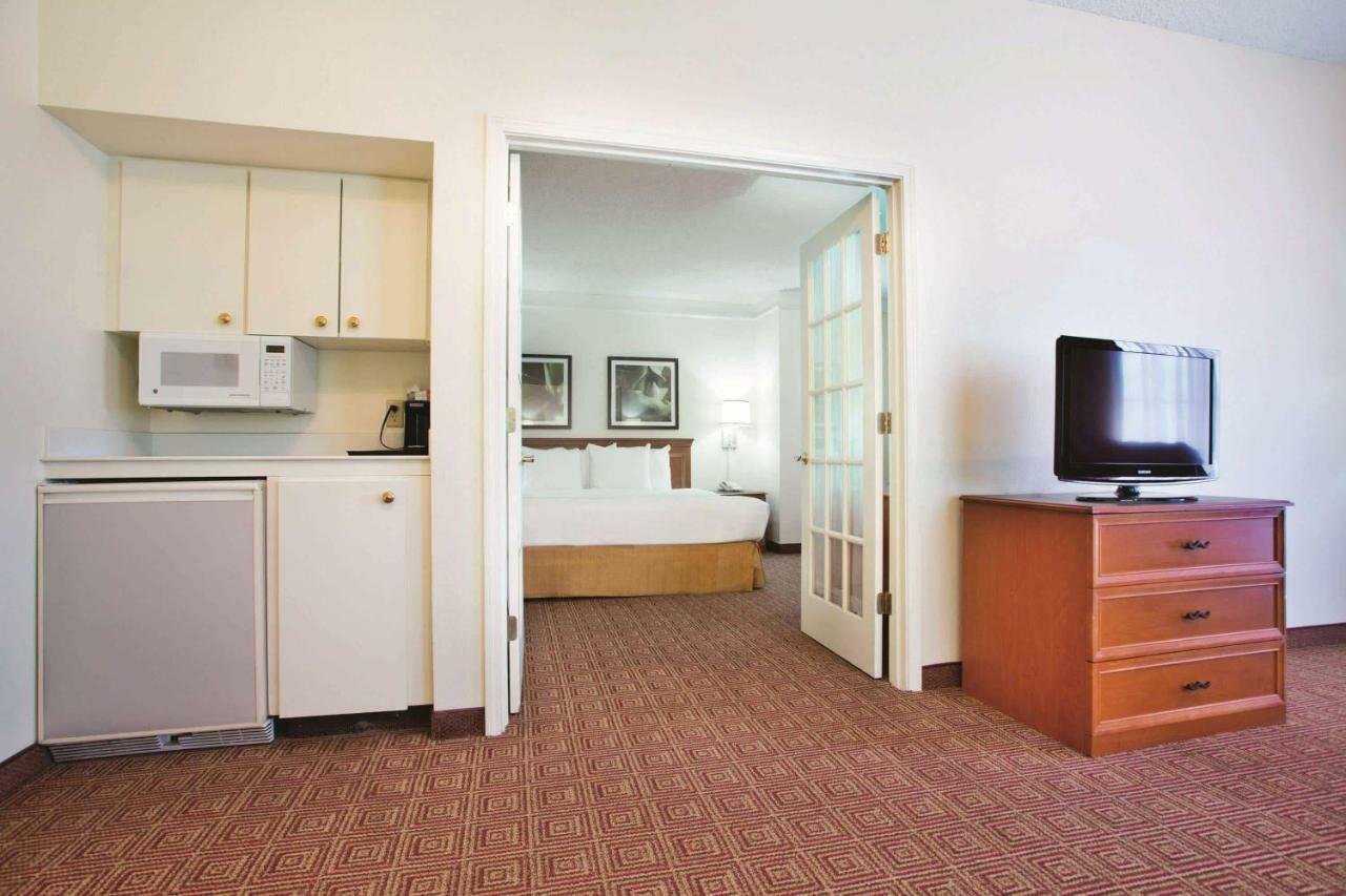 La Quinta Inn By Wyndham Baton Rouge University Area Buitenkant foto