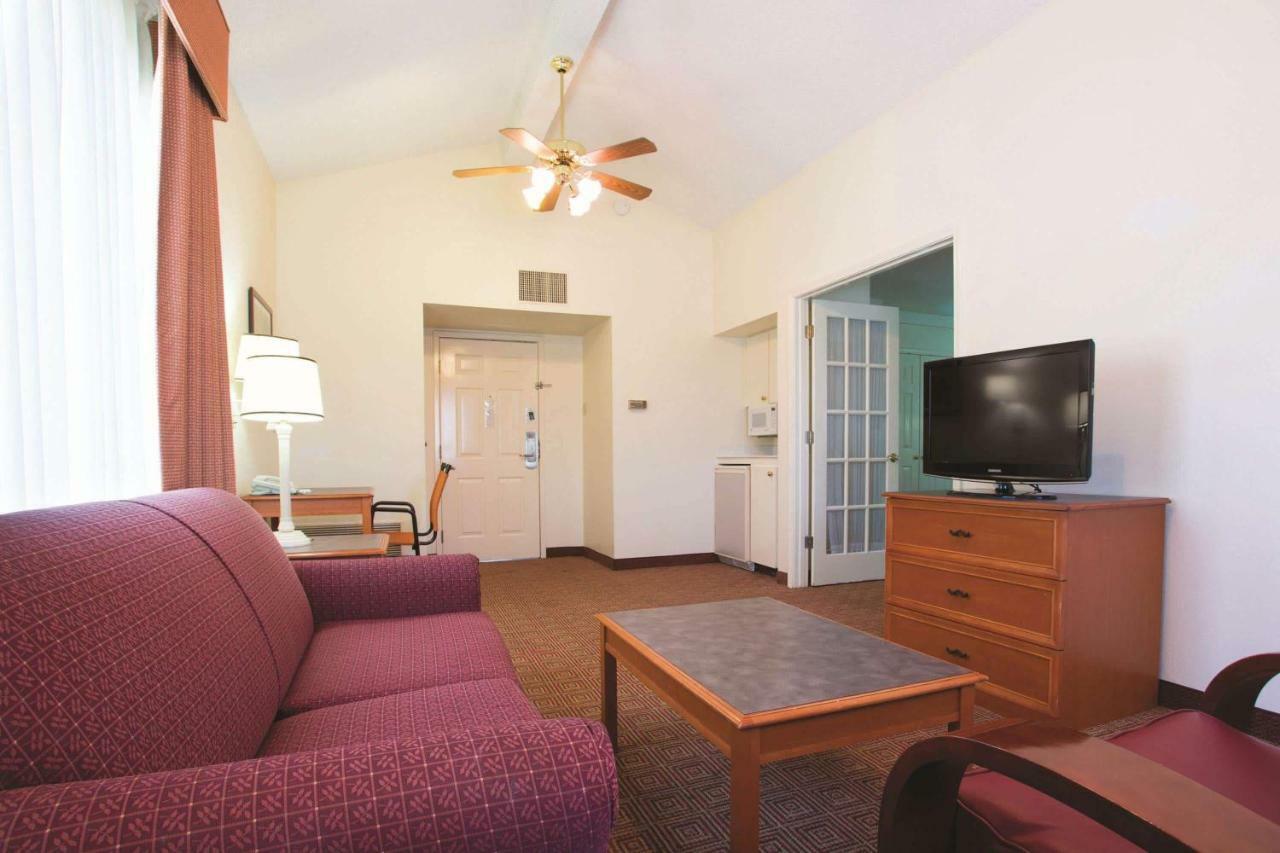La Quinta Inn By Wyndham Baton Rouge University Area Buitenkant foto