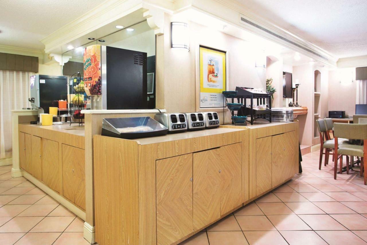 La Quinta Inn By Wyndham Baton Rouge University Area Buitenkant foto
